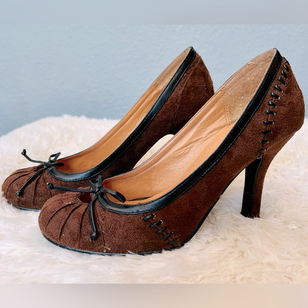 Wild Diva Brown Suede Pumps